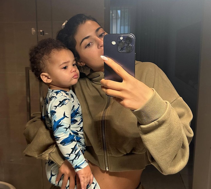 Kylie Jenner's Cuddle Time With Son Aire Will Make Your Heart Flutter Kylie Jenner's Cuddle Time With Son Aire Will Make Your Heart Flutter
